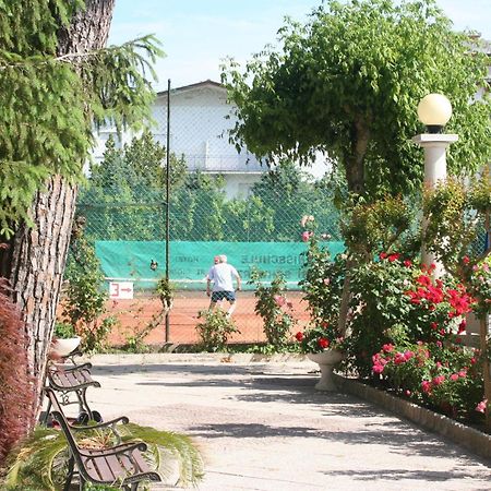 Hotel Al Cigno Lignano Sabbiadoro Exterior photo