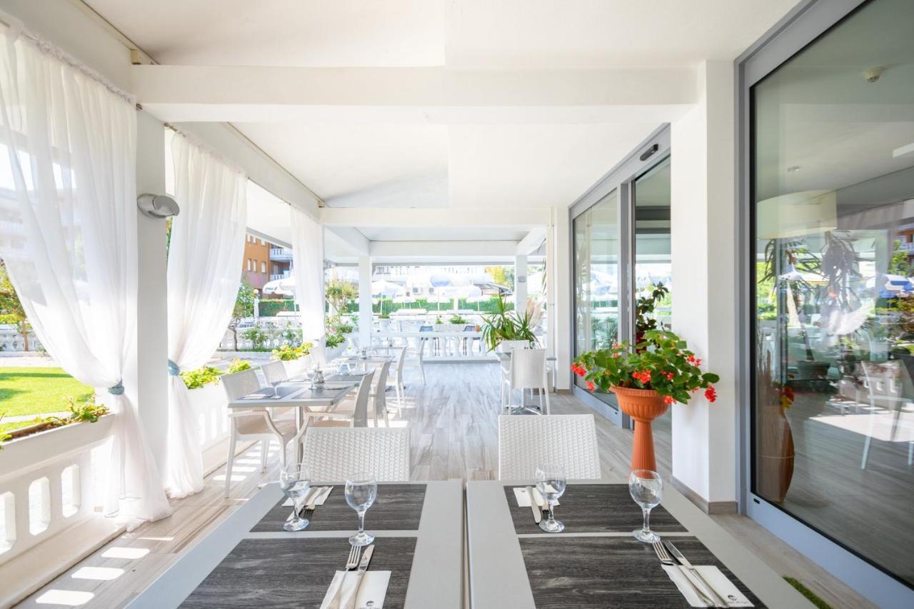 Hotel Al Cigno Lignano Sabbiadoro Exterior photo