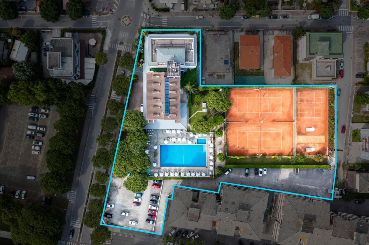 Hotel Al Cigno Lignano Sabbiadoro Exterior photo