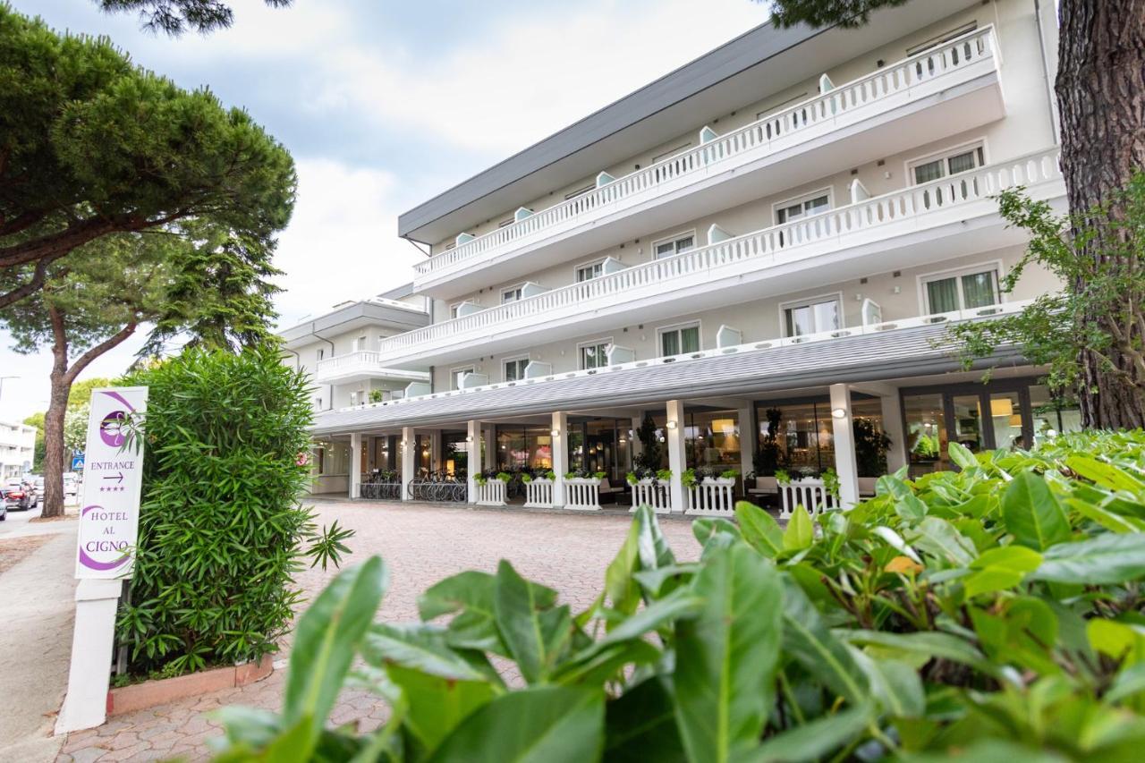 Hotel Al Cigno Lignano Sabbiadoro Exterior photo