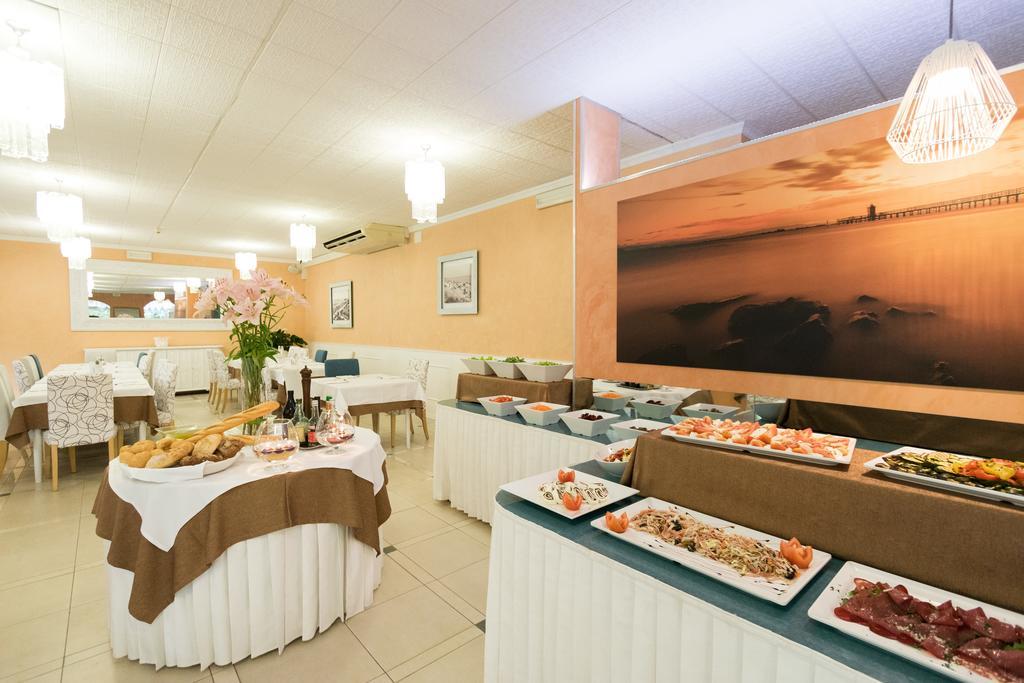 Hotel Al Cigno Lignano Sabbiadoro Exterior photo