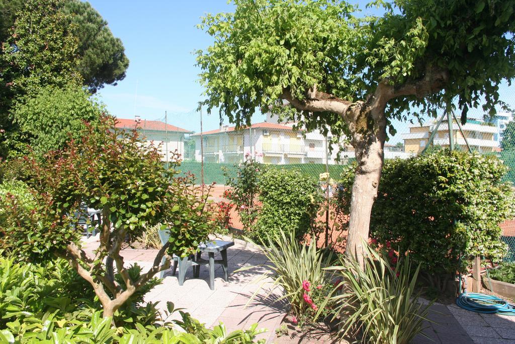 Hotel Al Cigno Lignano Sabbiadoro Exterior photo